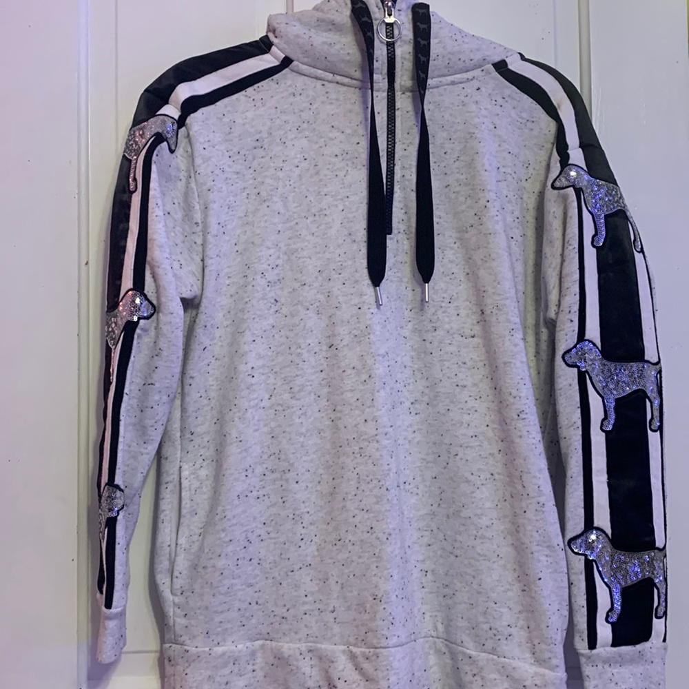 PINK hoodie. never worn